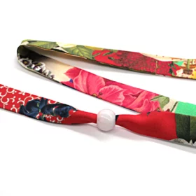 Bracelet ruban et sa pierre<br />
(plusieurs motifs)